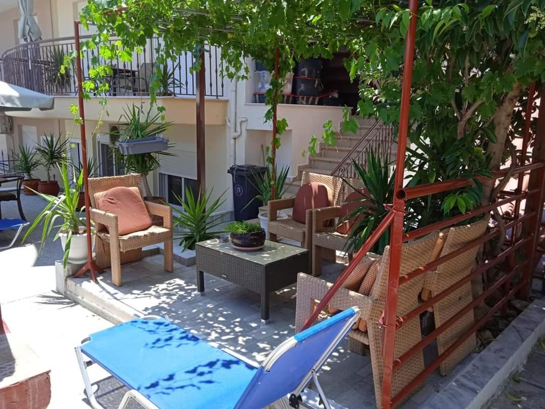 Blue Moon Accommodation Michaniona Exterior foto