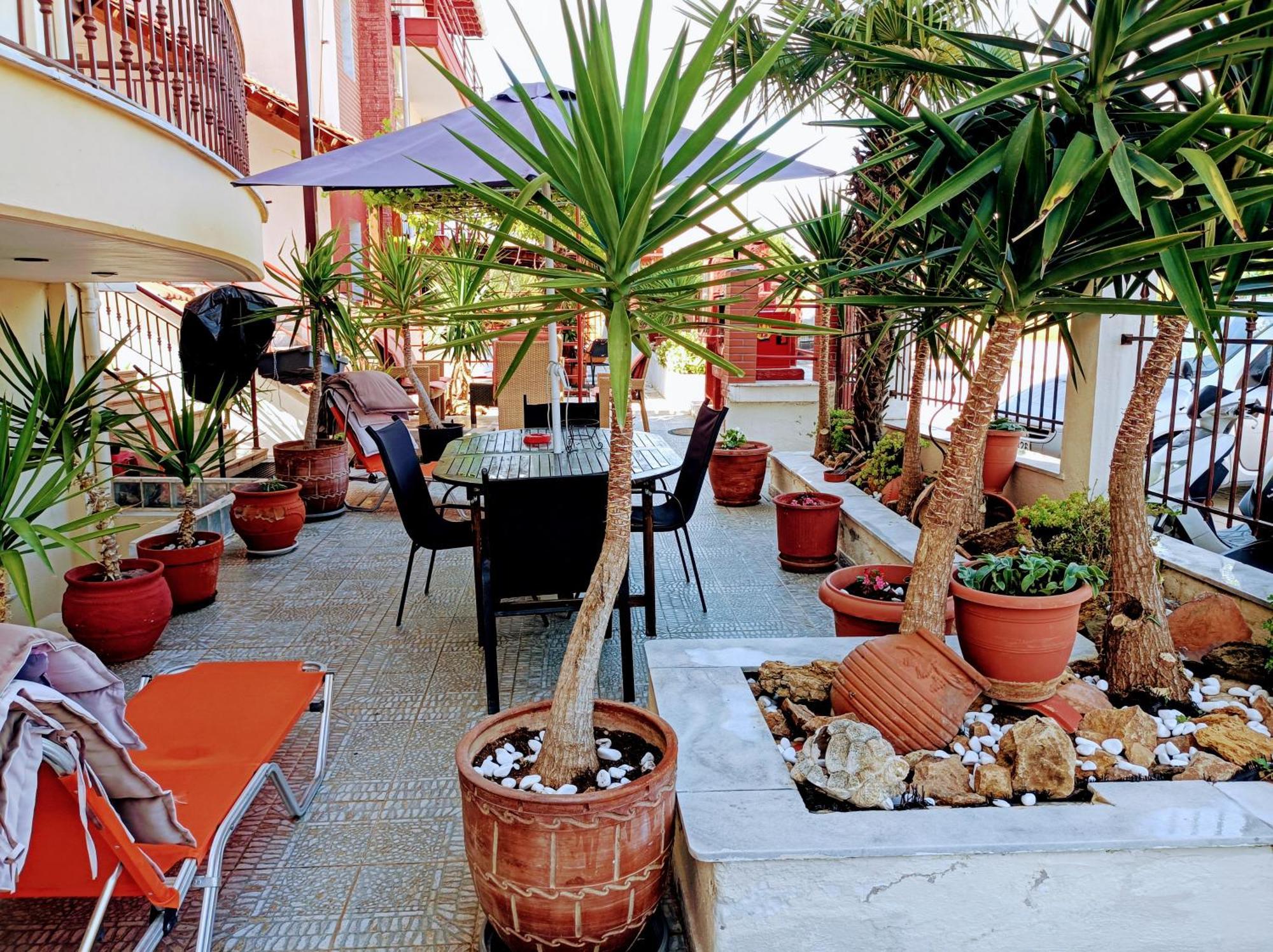 Blue Moon Accommodation Michaniona Exterior foto